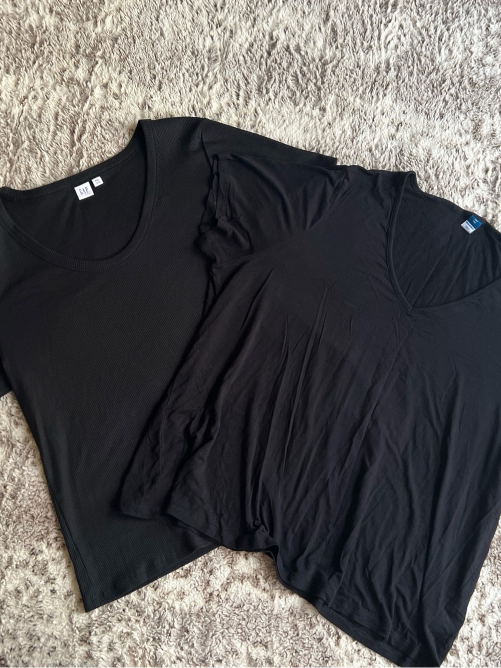 Gap Scoop Neck Tee & Old Navy LUXE V-neck Tee Bundle Women’s XXL Plus black